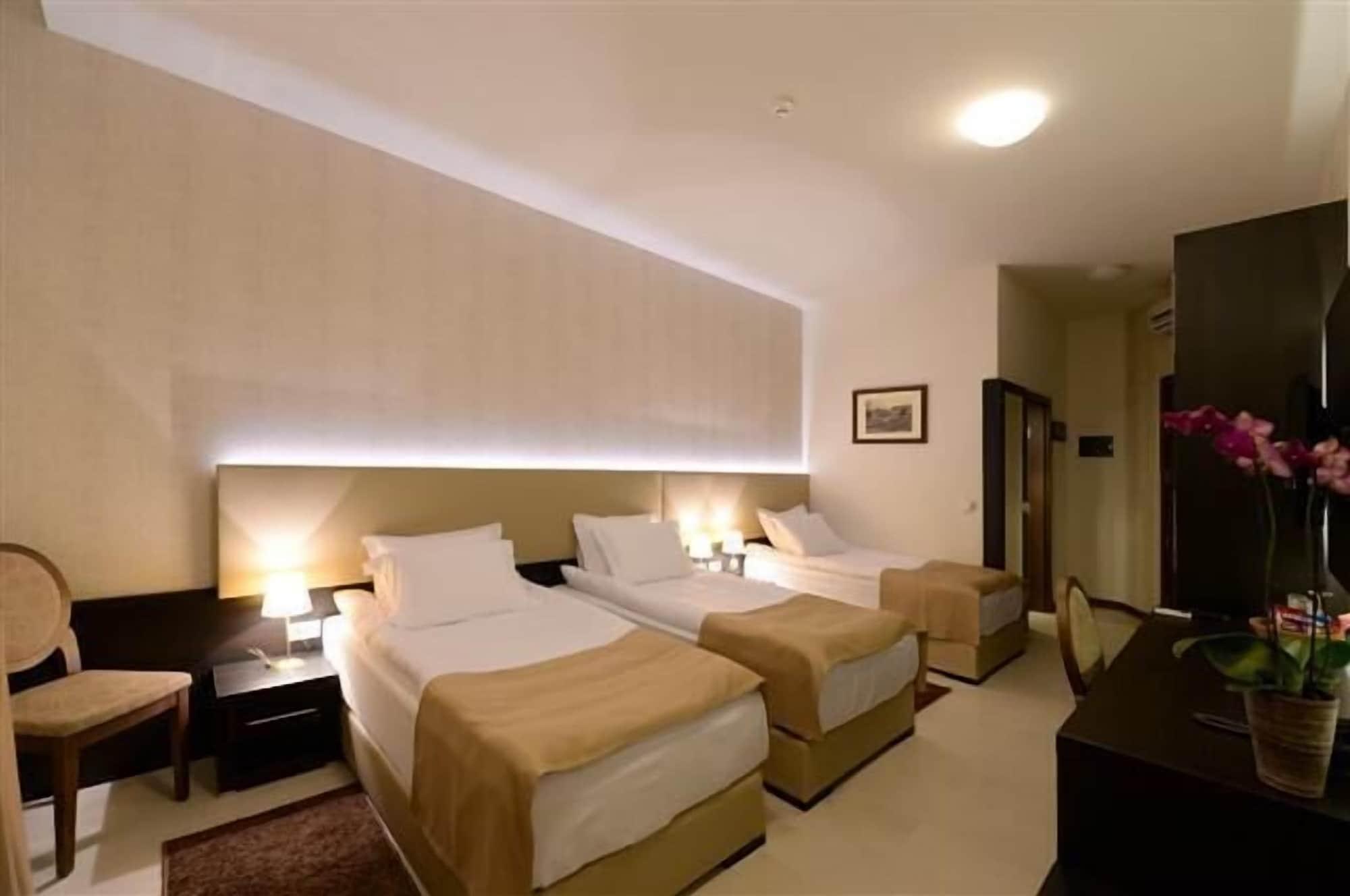 בלגרד Hotel Majdan מראה חיצוני תמונה