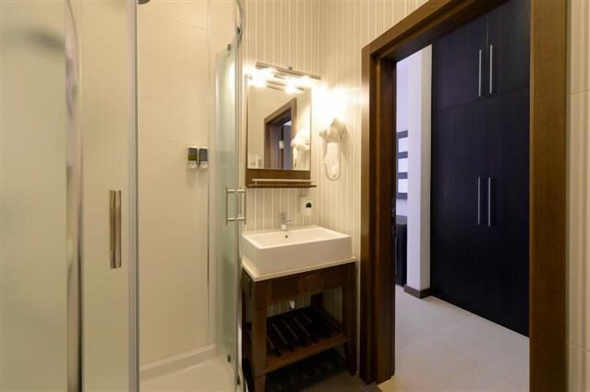 בלגרד Hotel Majdan מראה חיצוני תמונה