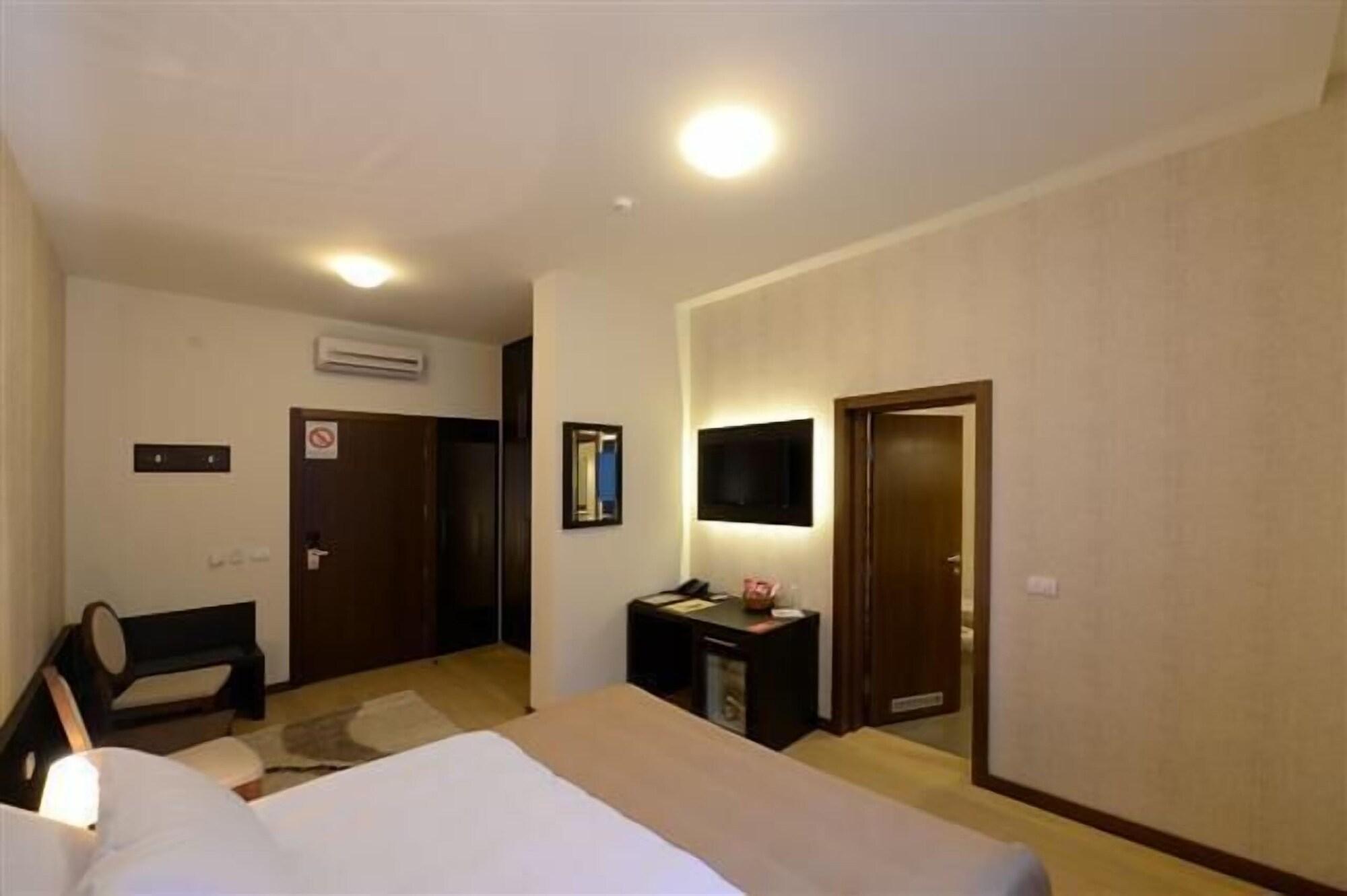 בלגרד Hotel Majdan מראה חיצוני תמונה