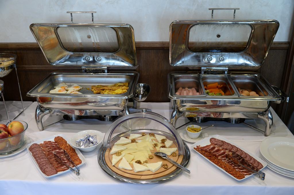 בלגרד Hotel Majdan מראה חיצוני תמונה